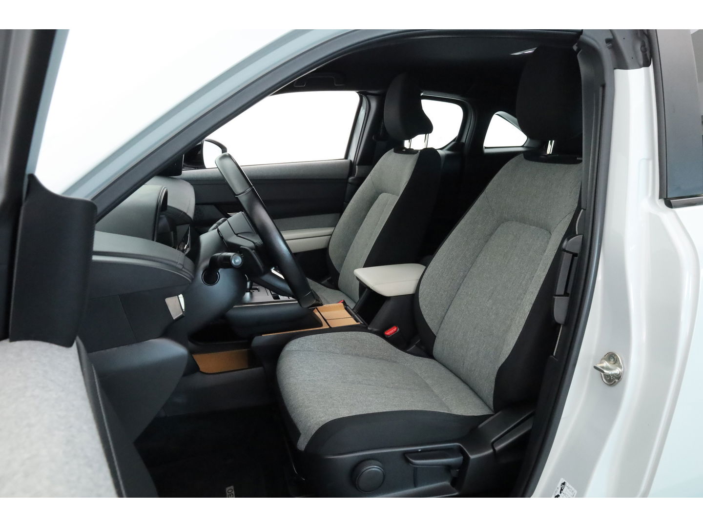 Mazda MX-30 e-SkyActiv 145 36 kWh | Navi | Adapt. Cruise | Camera | PDC | Apple CarPlay | Dodehoekdet. | Afn. Trekhaak