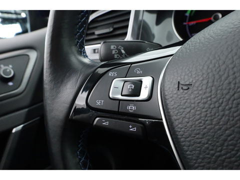 Volkswagen e-Golf | Navi | Apple CarPlay | Adapt. Cruise | PDC | Clima | 18'' | Verwarmde voorruit |
