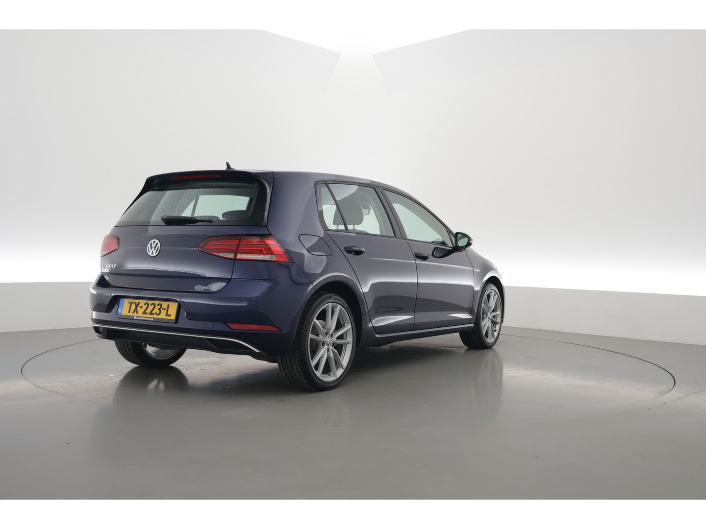 Volkswagen e-Golf | Navi | Apple CarPlay | Adapt. Cruise | PDC | Clima | 18'' | Verwarmde voorruit |