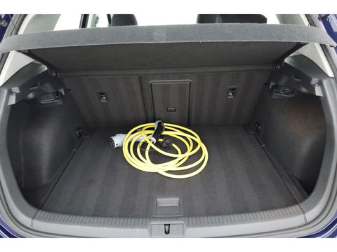 Volkswagen e-Golf | Navi | Apple CarPlay | Adapt. Cruise | PDC | Clima | 18'' | Verwarmde voorruit |
