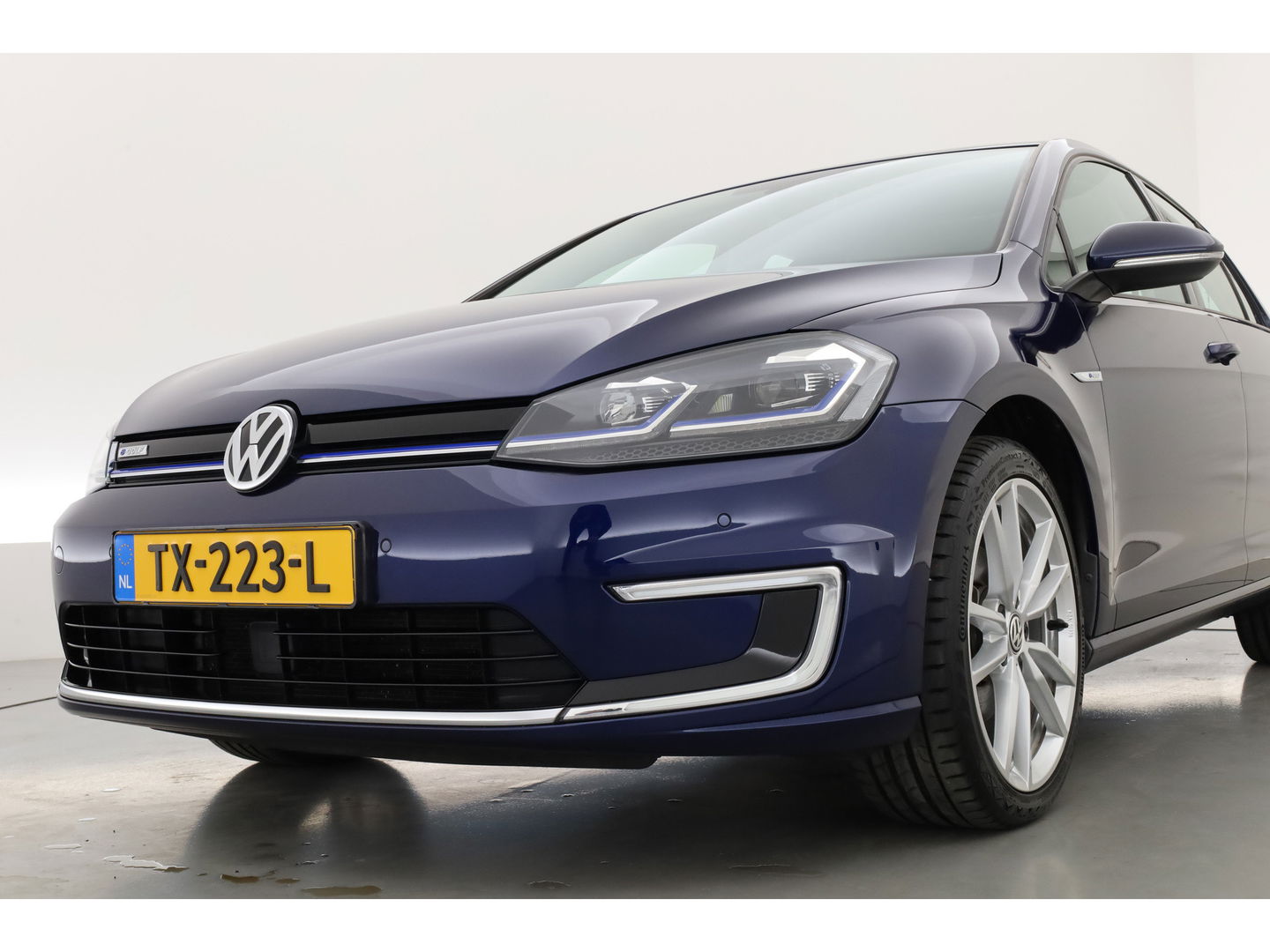 Volkswagen e-Golf | Navi | Apple CarPlay | Adapt. Cruise | PDC | Clima | 18'' | Verwarmde voorruit |