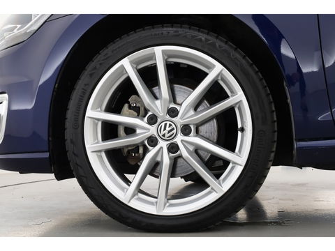 Volkswagen e-Golf | Navi | Apple CarPlay | Adapt. Cruise | PDC | Clima | 18'' | Verwarmde voorruit |