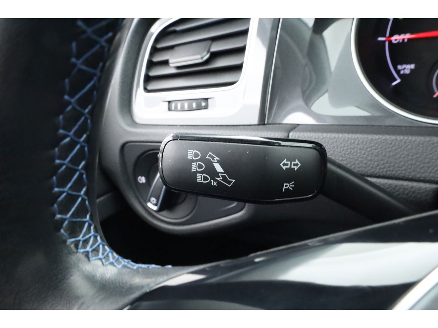 Volkswagen e-Golf | Navi | Apple CarPlay | Adapt. Cruise | PDC | Clima | 18'' | Verwarmde voorruit |