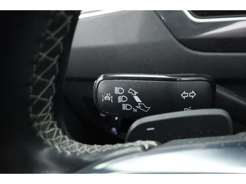 Volkswagen Tiguan 2.0 TSI 4Motion R-Line DSG 220pk! | Pano | 360cam | Elek. Trekhaak | Adapt. Cruise | Stoelverw. | 20'' | Digi. Dashboard