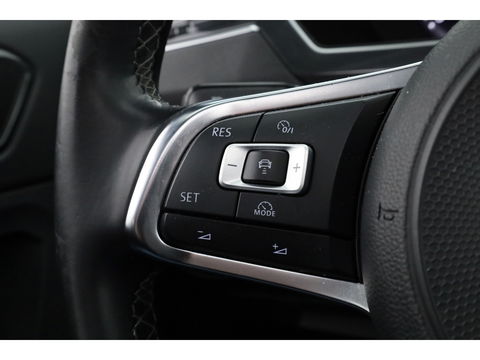 Volkswagen Tiguan 2.0 TSI 4Motion R-Line DSG 220pk! | Pano | 360cam | Elek. Trekhaak | Adapt. Cruise | Stoelverw. | 20'' | Digi. Dashboard