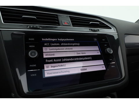 Volkswagen Tiguan 2.0 TSI 4Motion R-Line DSG 220pk! | Pano | 360cam | Elek. Trekhaak | Adapt. Cruise | Stoelverw. | 20'' | Digi. Dashboard