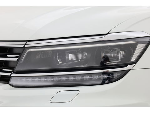 Volkswagen Tiguan 2.0 TSI 4Motion R-Line DSG 220pk! | Pano | 360cam | Elek. Trekhaak | Adapt. Cruise | Stoelverw. | 20'' | Digi. Dashboard