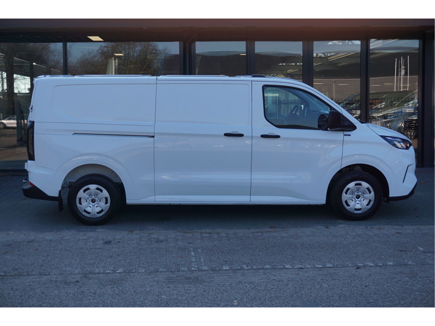 Ford Transit Custom 300L 136PK Trend BPM VRIJ!! 12" Sync4 Apple CP/Android A, Camera, Trekhaak!! NR. 902*