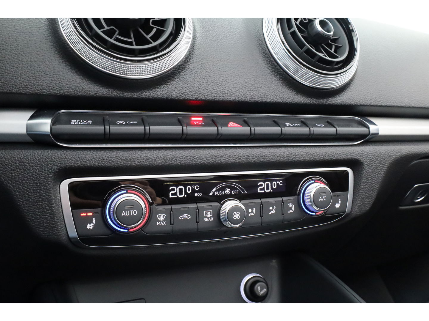 Audi A3 Cabriolet 1.5 TFSI CoD Design S-Line | Digi. Dashboard | B&O audio | Apple CarPlay | Stoelverw. | Adapt. Cruise | Camera | Keyless