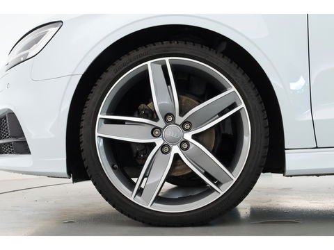 Audi A3 Cabriolet 1.5 TFSI CoD Design S-Line | Digi. Dashboard | B&O audio | Apple CarPlay | Stoelverw. | Adapt. Cruise | Camera | Keyless