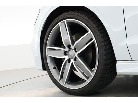 Audi A3 Cabriolet 1.5 TFSI CoD Design S-Line | Digi. Dashboard | B&O audio | Apple CarPlay | Stoelverw. | Adapt. Cruise | Camera | Keyless