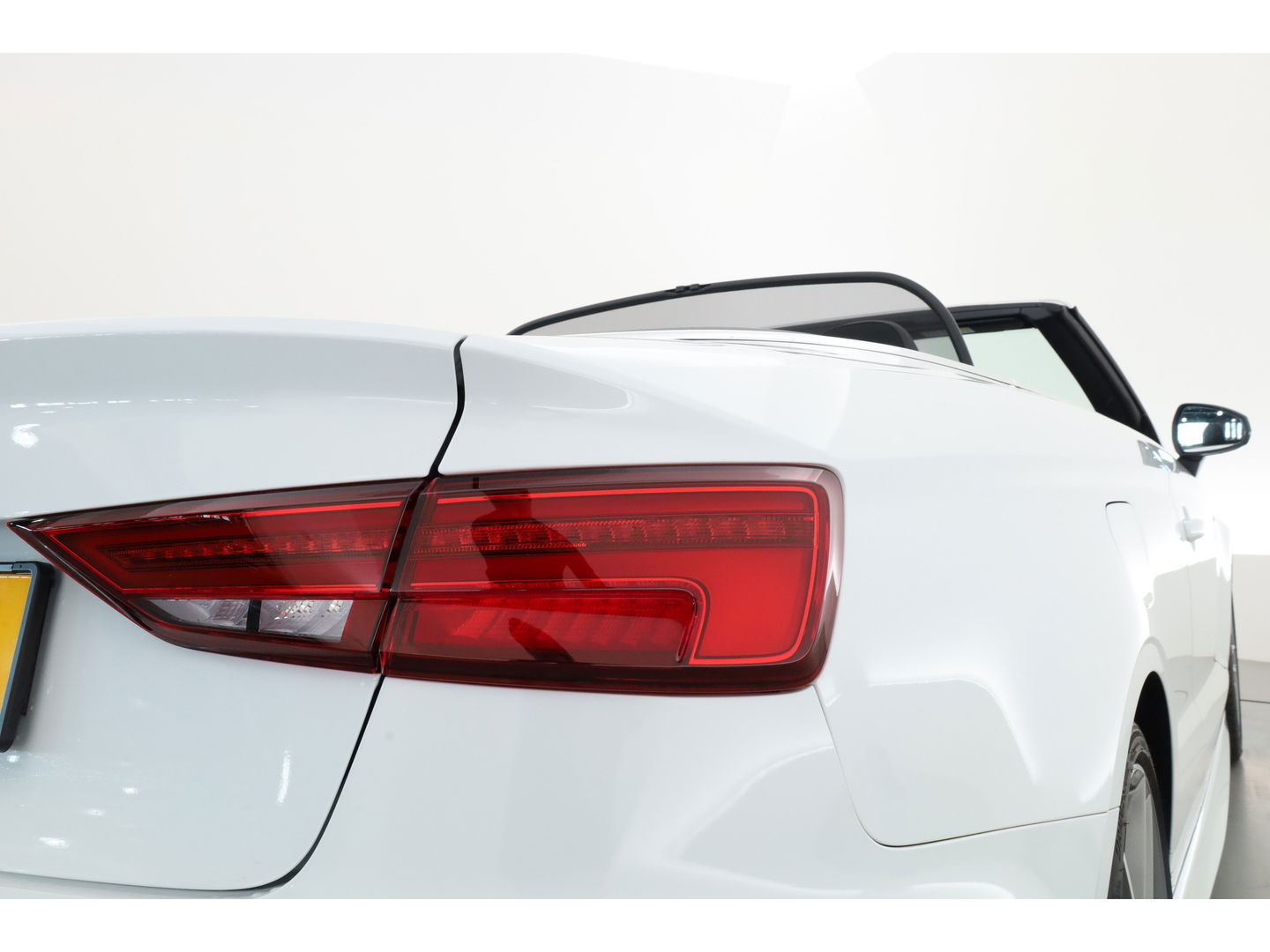 Audi A3 Cabriolet 1.5 TFSI CoD Design S-Line | Digi. Dashboard | B&O audio | Apple CarPlay | Stoelverw. | Adapt. Cruise | Camera | Keyless