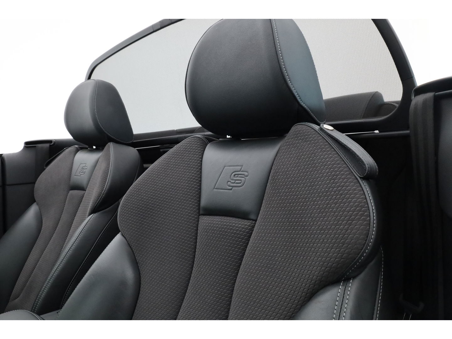 Audi A3 Cabriolet 1.5 TFSI CoD Design S-Line | Digi. Dashboard | B&O audio | Apple CarPlay | Stoelverw. | Adapt. Cruise | Camera | Keyless