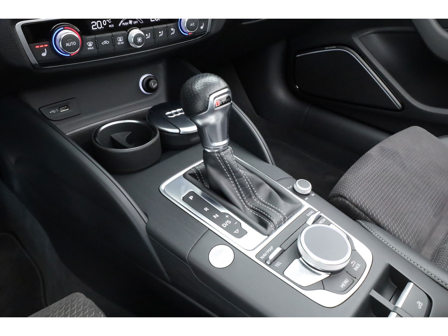 Audi A3 Cabriolet 1.5 TFSI CoD Design S-Line | Digi. Dashboard | B&O audio | Apple CarPlay | Stoelverw. | Adapt. Cruise | Camera | Keyless