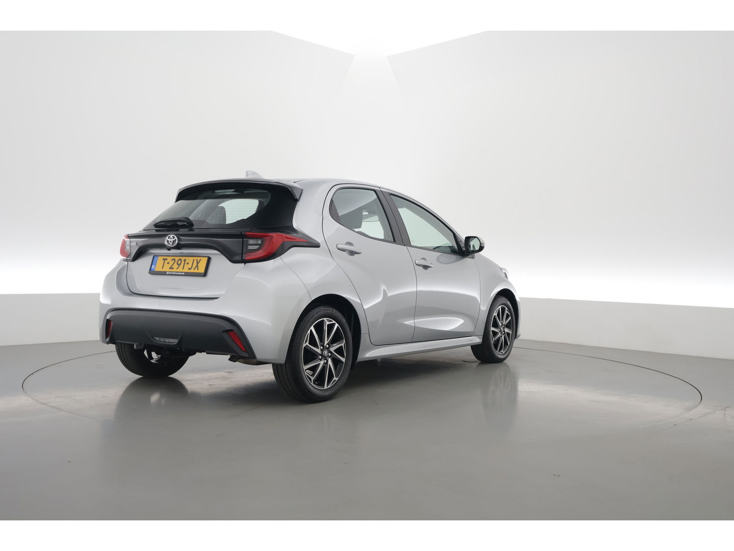 Toyota Yaris 1.5 VVT-i Dynamic | Navi by Apple CarPlay | Camera | Keyless | Adapt. Cruise | Airco | LED |