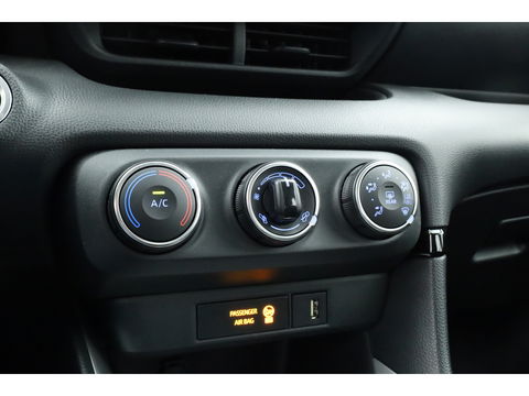 Toyota Yaris 1.5 VVT-i Dynamic | Navi by Apple CarPlay | Camera | Keyless | Adapt. Cruise | Airco | LED |