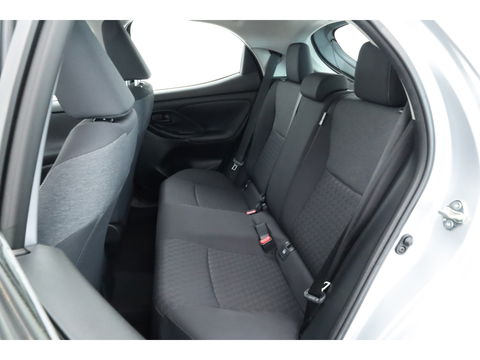 Toyota Yaris 1.5 VVT-i Dynamic | Navi by Apple CarPlay | Camera | Keyless | Adapt. Cruise | Airco | LED |