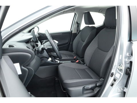 Toyota Yaris 1.5 VVT-i Dynamic | Navi by Apple CarPlay | Camera | Keyless | Adapt. Cruise | Airco | LED |