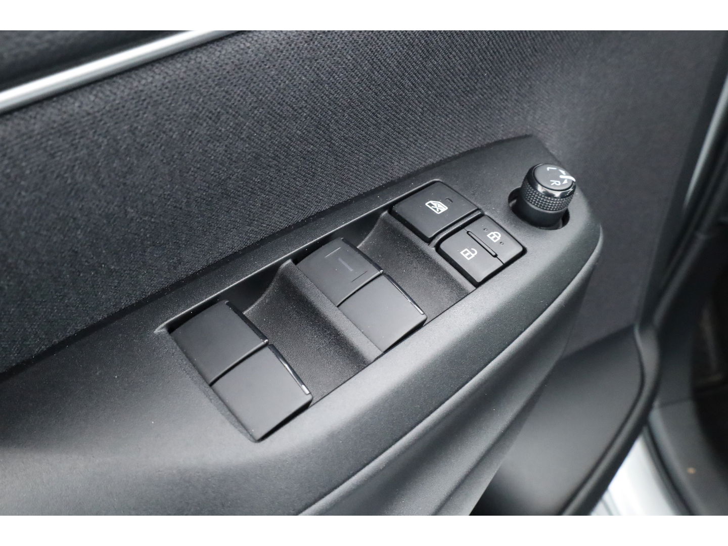 Toyota Yaris 1.5 VVT-i Dynamic | Navi by Apple CarPlay | Camera | Keyless | Adapt. Cruise | Airco | LED |