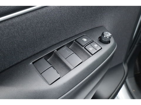 Toyota Yaris 1.5 VVT-i Dynamic | Navi by Apple CarPlay | Camera | Keyless | Adapt. Cruise | Airco | LED |