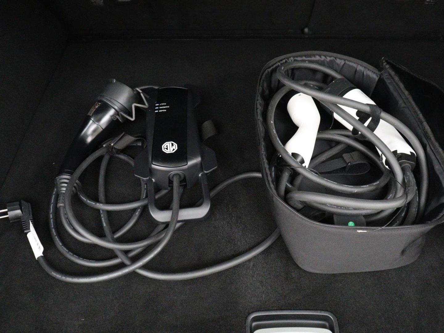 MG EHS 1.5 TGDI PHEV Comfort | SOH 96% | Origineel NL | Leder | Adaptive cruise | Stoelverwarming | Carplay | Camera | Digital Cockpit | Navigatie | Keyless | Plug In