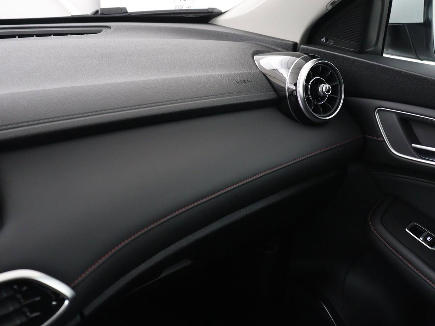 MG EHS 1.5 TGDI PHEV Comfort | SOH 96% | Origineel NL | Leder | Adaptive cruise | Stoelverwarming | Carplay | Camera | Digital Cockpit | Navigatie | Keyless | Plug In