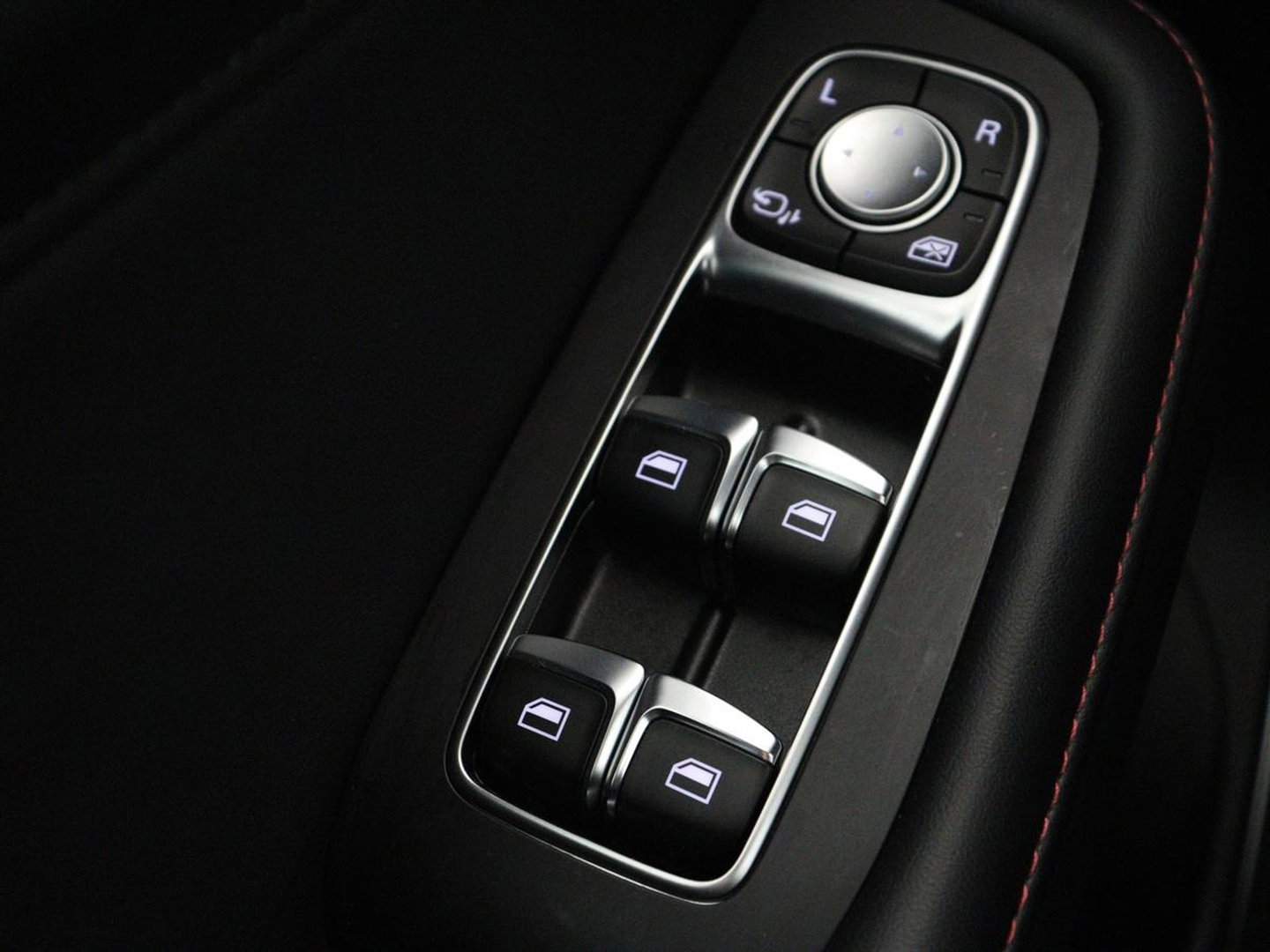 MG EHS 1.5 TGDI PHEV Comfort | SOH 96% | Origineel NL | Leder | Adaptive cruise | Stoelverwarming | Carplay | Camera | Digital Cockpit | Navigatie | Keyless | Plug In