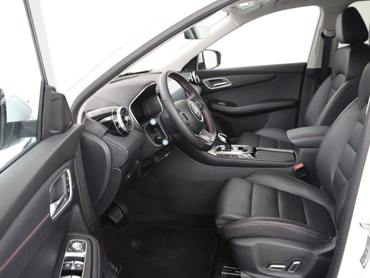 MG EHS 1.5 TGDI PHEV Comfort | SOH 96% | Origineel NL | Leder | Adaptive cruise | Stoelverwarming | Carplay | Camera | Digital Cockpit | Navigatie | Keyless | Plug In