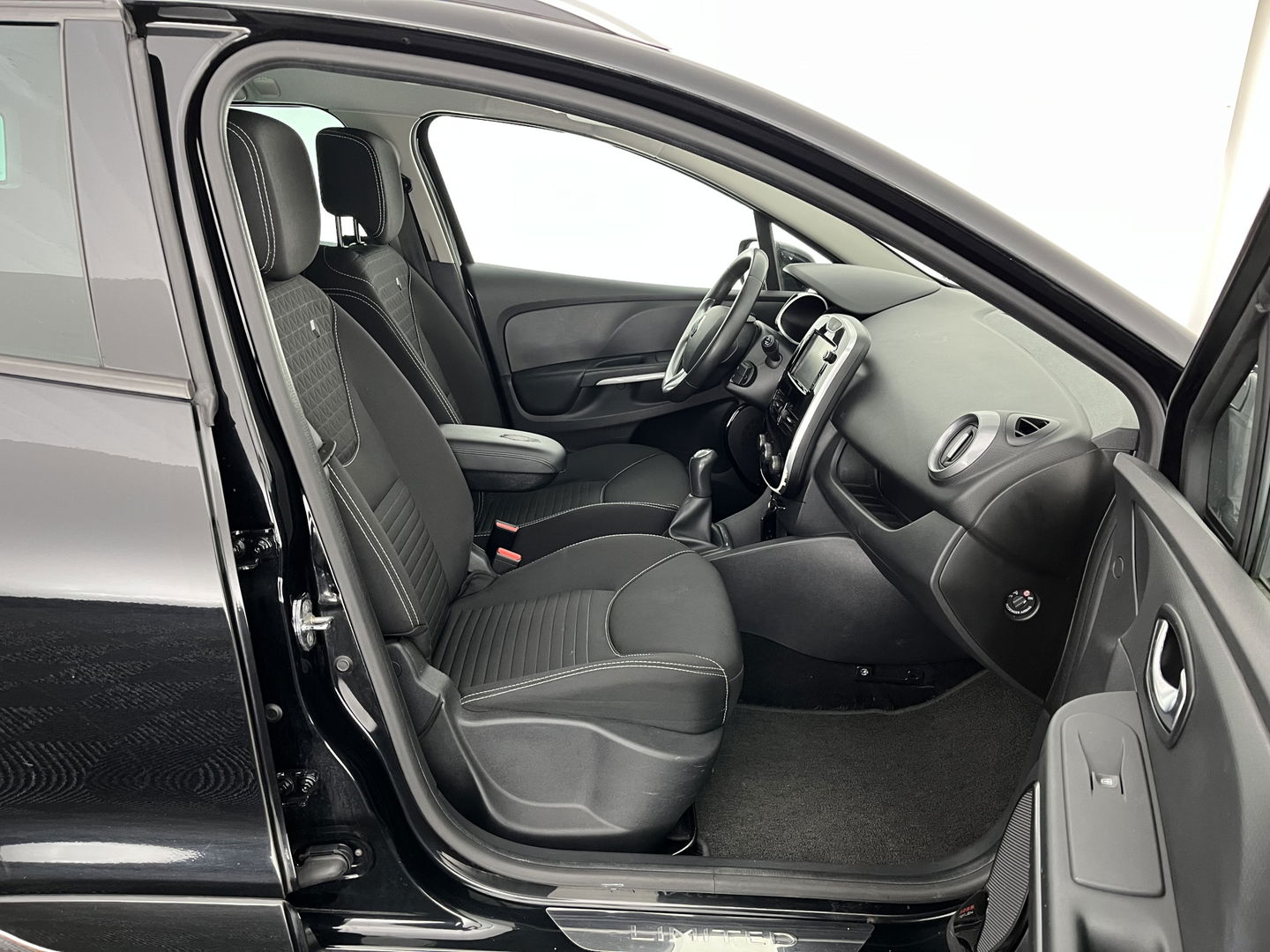 Renault Clio Estate 1.5 dCi ECO Dynamique *NAVI-FULLMAP | AIRCO | CRUISE | KEYLESS | COMFORT-SEATS | BASS-REFLEX-AUDIO | 16"ALU*