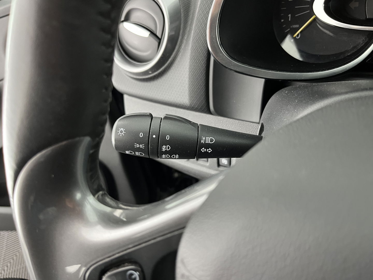 Renault Clio Estate 1.5 dCi ECO Dynamique *NAVI-FULLMAP | AIRCO | CRUISE | KEYLESS | COMFORT-SEATS | BASS-REFLEX-AUDIO | 16"ALU*