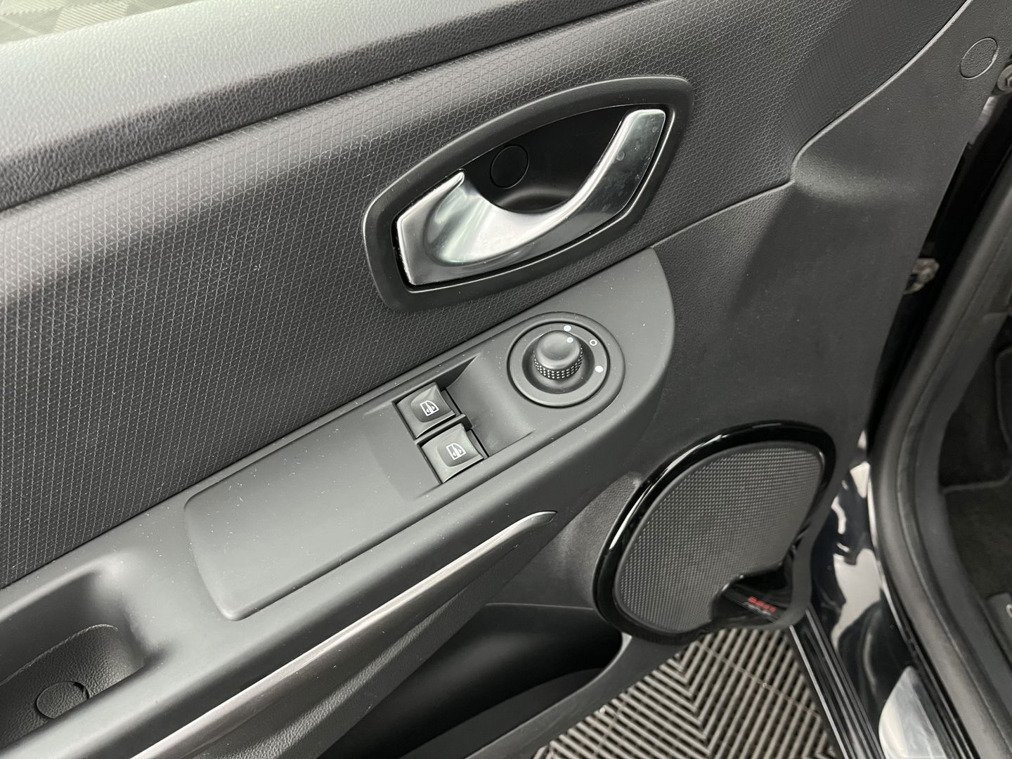 Renault Clio Estate 1.5 dCi ECO Dynamique *NAVI-FULLMAP | AIRCO | CRUISE | KEYLESS | COMFORT-SEATS | BASS-REFLEX-AUDIO | 16"ALU*