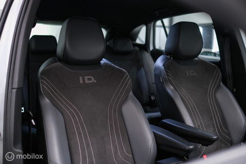 Volkswagen ID.4 Pro 77 kWh | 2023 | Trekhaak | NL auto NAP | Stoelverwarming | Alcantara | Ambiance |