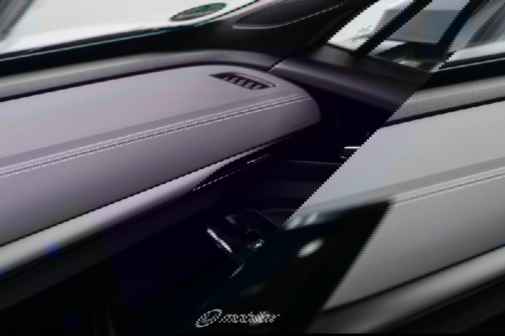 Volkswagen ID.4 Pro 77 kWh | 2023 | Trekhaak | NL auto NAP | Stoelverwarming | Alcantara | Ambiance |