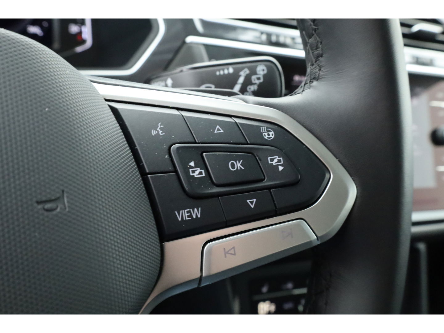 Volkswagen Tiguan Allspace 1.5 TSI DSG | Camera | Elek. Trekhaak | Stoel- Stuurverw. | Keyless | Adapt. Cruise | CarPlay |