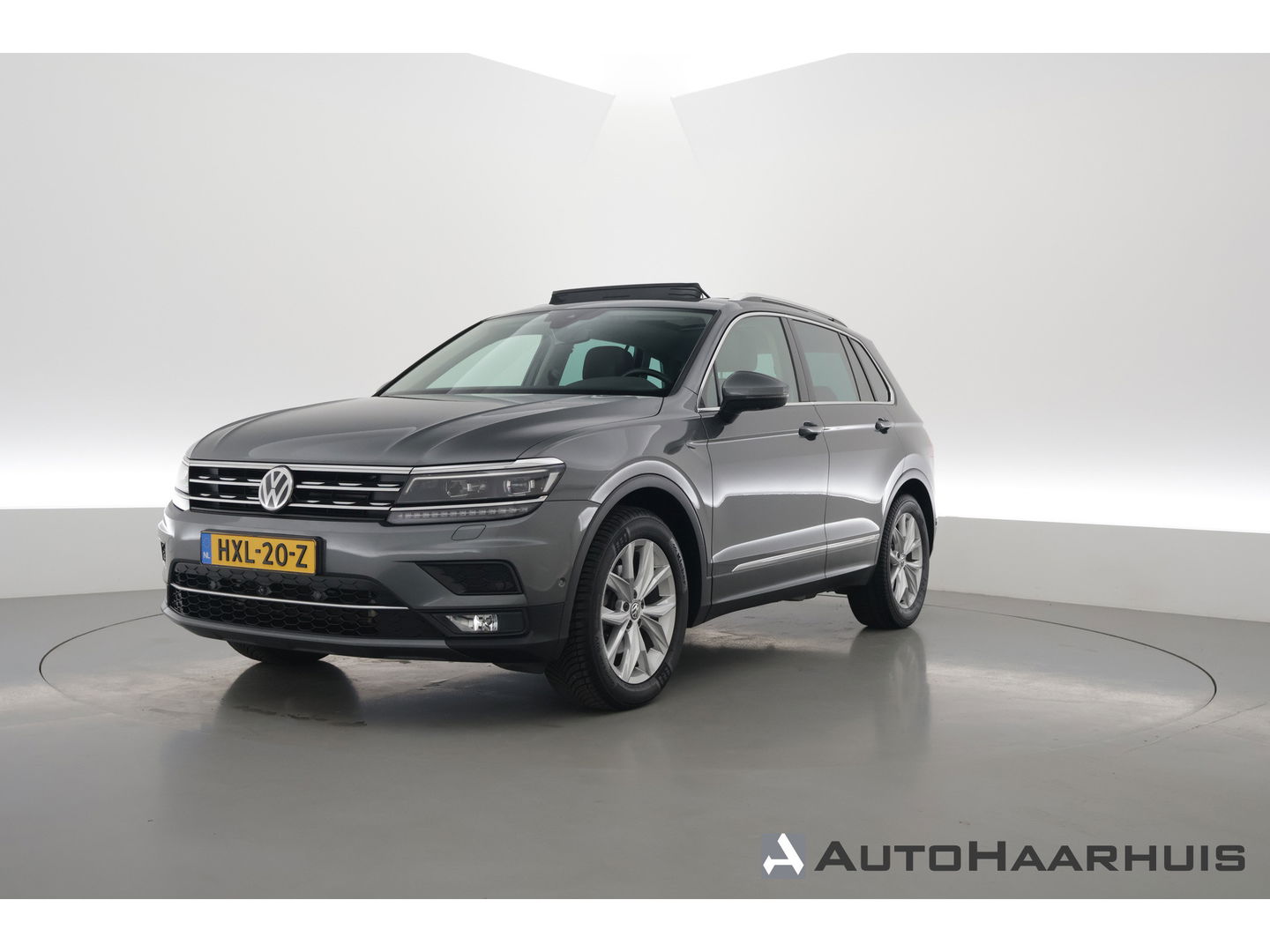 Volkswagen Tiguan 1.4 TSI ACT Highline DSG | Digi. Dashboard | Pano | Leder | Stoel- Stuurverw . | 360cam | Elek. Trekhaak