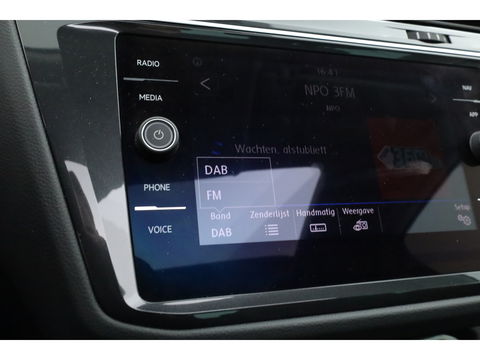 Volkswagen Tiguan 1.4 TSI ACT Highline DSG | Digi. Dashboard | Pano | Leder | Stoel- Stuurverw . | 360cam | Elek. Trekhaak