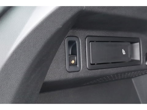 Volkswagen Tiguan 1.4 TSI ACT Highline DSG | Digi. Dashboard | Pano | Leder | Stoel- Stuurverw . | 360cam | Elek. Trekhaak