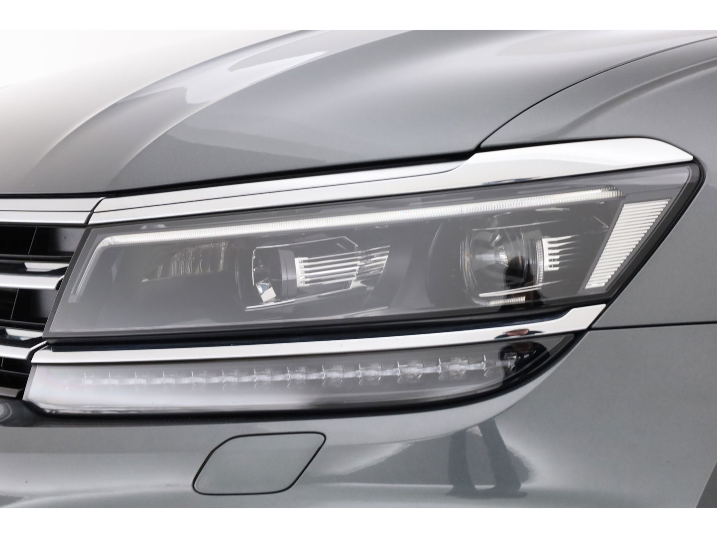 Volkswagen Tiguan 1.4 TSI ACT Highline DSG | Digi. Dashboard | Pano | Leder | Stoel- Stuurverw . | 360cam | Elek. Trekhaak