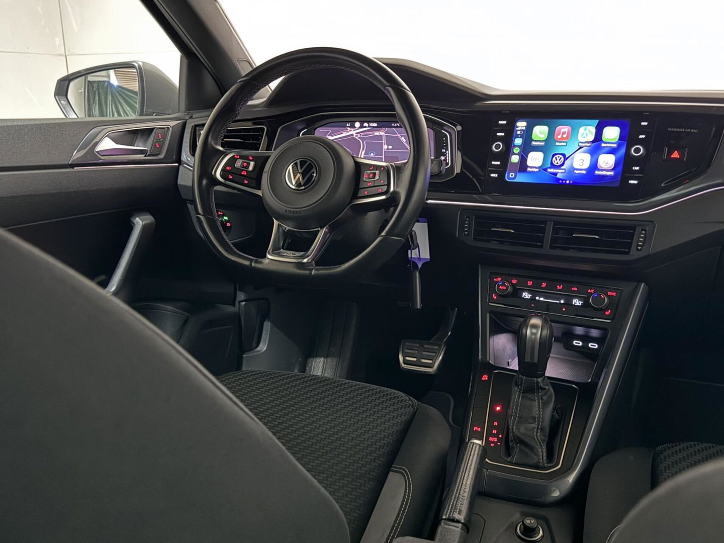 Volkswagen Polo 1.0 TSI 2x R-Line Pano Virtual DSG Carplay Camera NAP