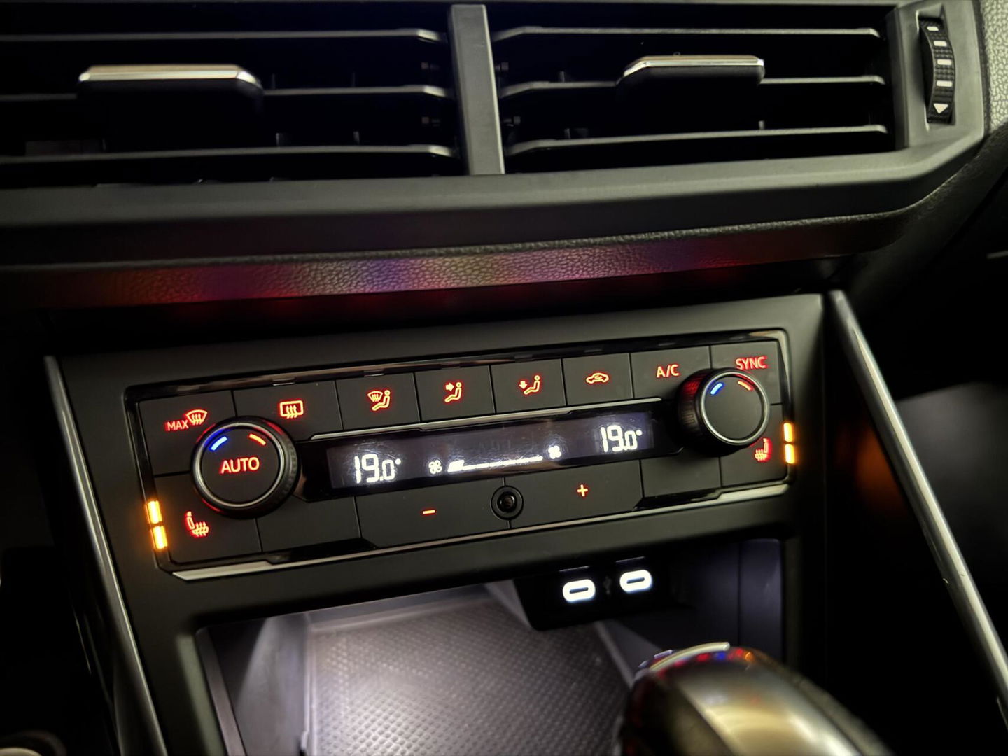 Volkswagen Polo 1.0 TSI 2x R-Line Pano Virtual DSG Carplay Camera NAP