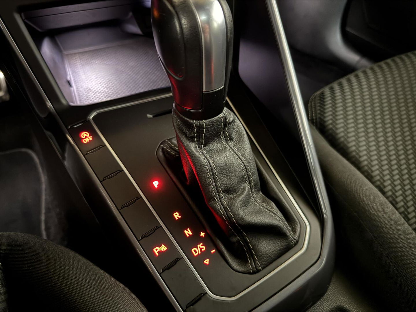 Volkswagen Polo 1.0 TSI 2x R-Line Pano Virtual DSG Carplay Camera NAP