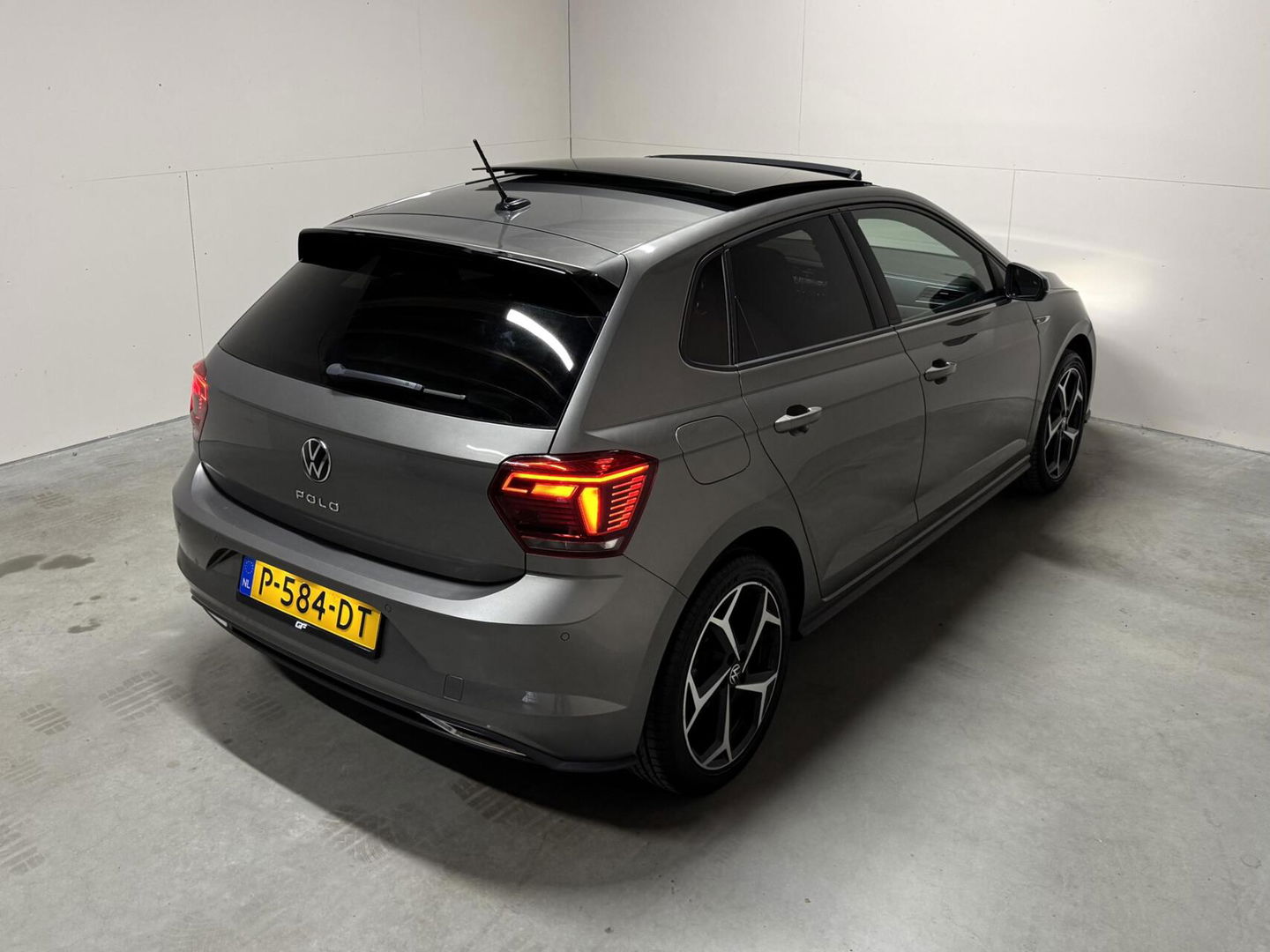 Volkswagen Polo 1.0 TSI 2x R-Line Pano Virtual DSG Carplay Camera NAP