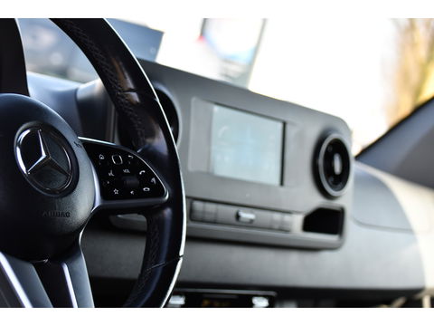 Mercedes-Benz Sprinter 319 V6 3.0 CDI L2H2 PB Edition Camera, Cruise, Carplay, 3500kg Trekhaak, 10,5'' Mbux, LED, Stoelverwarming, Automaat Uniek!