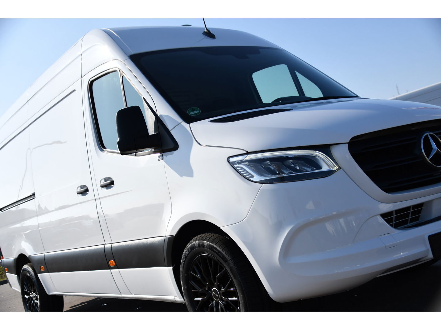 Mercedes-Benz Sprinter 319 V6 3.0 CDI L2H2 PB Edition Camera, Cruise, Carplay, 3500kg Trekhaak, 10,5'' Mbux, LED, Stoelverwarming, Automaat Uniek!