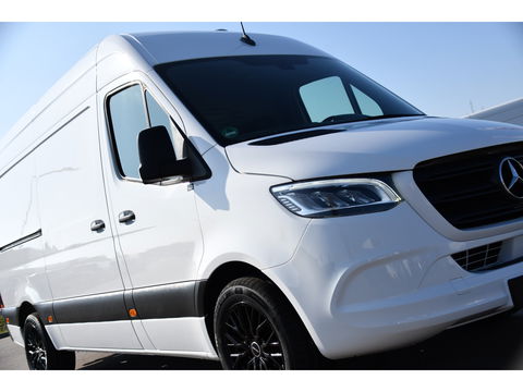 Mercedes-Benz Sprinter 319 V6 3.0 CDI L2H2 PB Edition Camera, Cruise, Carplay, 3500kg Trekhaak, 10,5'' Mbux, LED, Stoelverwarming, Automaat Uniek!
