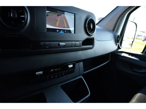 Mercedes-Benz Sprinter 319 V6 3.0 CDI L2H2 PB Edition Camera, Cruise, Carplay, 3500kg Trekhaak, 10,5'' Mbux, LED, Stoelverwarming, Automaat Uniek!