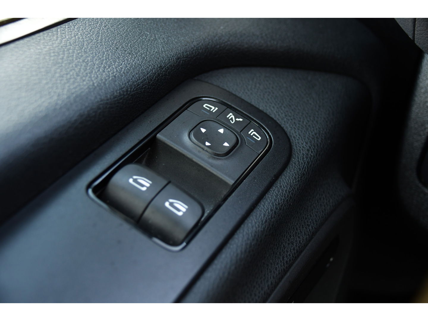 Mercedes-Benz Sprinter 319 V6 3.0 CDI L2H2 PB Edition Camera, Cruise, Carplay, 3500kg Trekhaak, 10,5'' Mbux, LED, Stoelverwarming, Automaat Uniek!