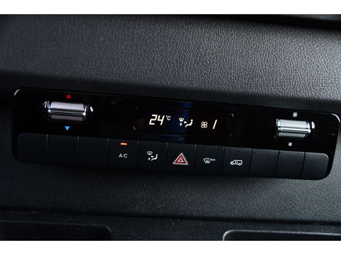 Mercedes-Benz Sprinter 319 V6 3.0 CDI L2H2 PB Edition Camera, Cruise, Carplay, 3500kg Trekhaak, 10,5'' Mbux, LED, Stoelverwarming, Automaat Uniek!