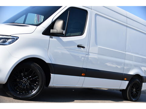 Mercedes-Benz Sprinter 319 V6 3.0 CDI L2H2 PB Edition Camera, Cruise, Carplay, 3500kg Trekhaak, 10,5'' Mbux, LED, Stoelverwarming, Automaat Uniek!