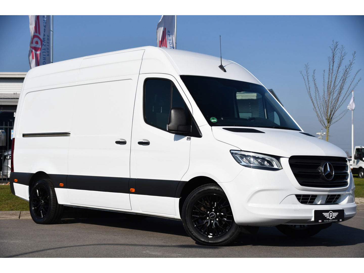 Mercedes-Benz Sprinter 319 V6 3.0 CDI L2H2 PB Edition Camera, Cruise, Carplay, 3500kg Trekhaak, 10,5'' Mbux, LED, Stoelverwarming, Automaat Uniek!